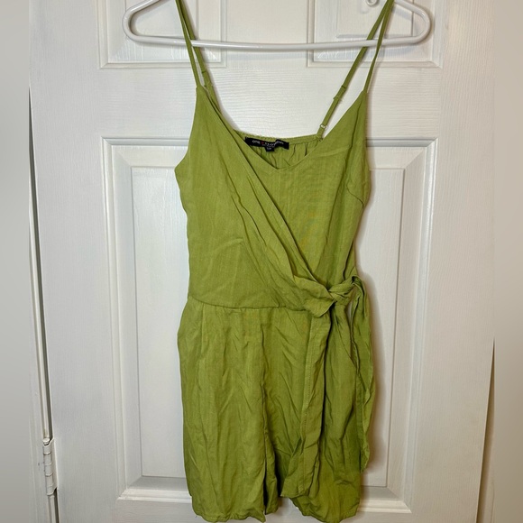 One Clothing LA Green Wrap Romper Womens XS Pockets - Picture 1 of 4